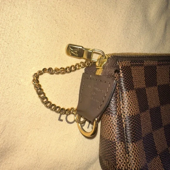 Louis Vuitton Damier Ebene Mini Pochette  Accessories - Picture 6 of 9